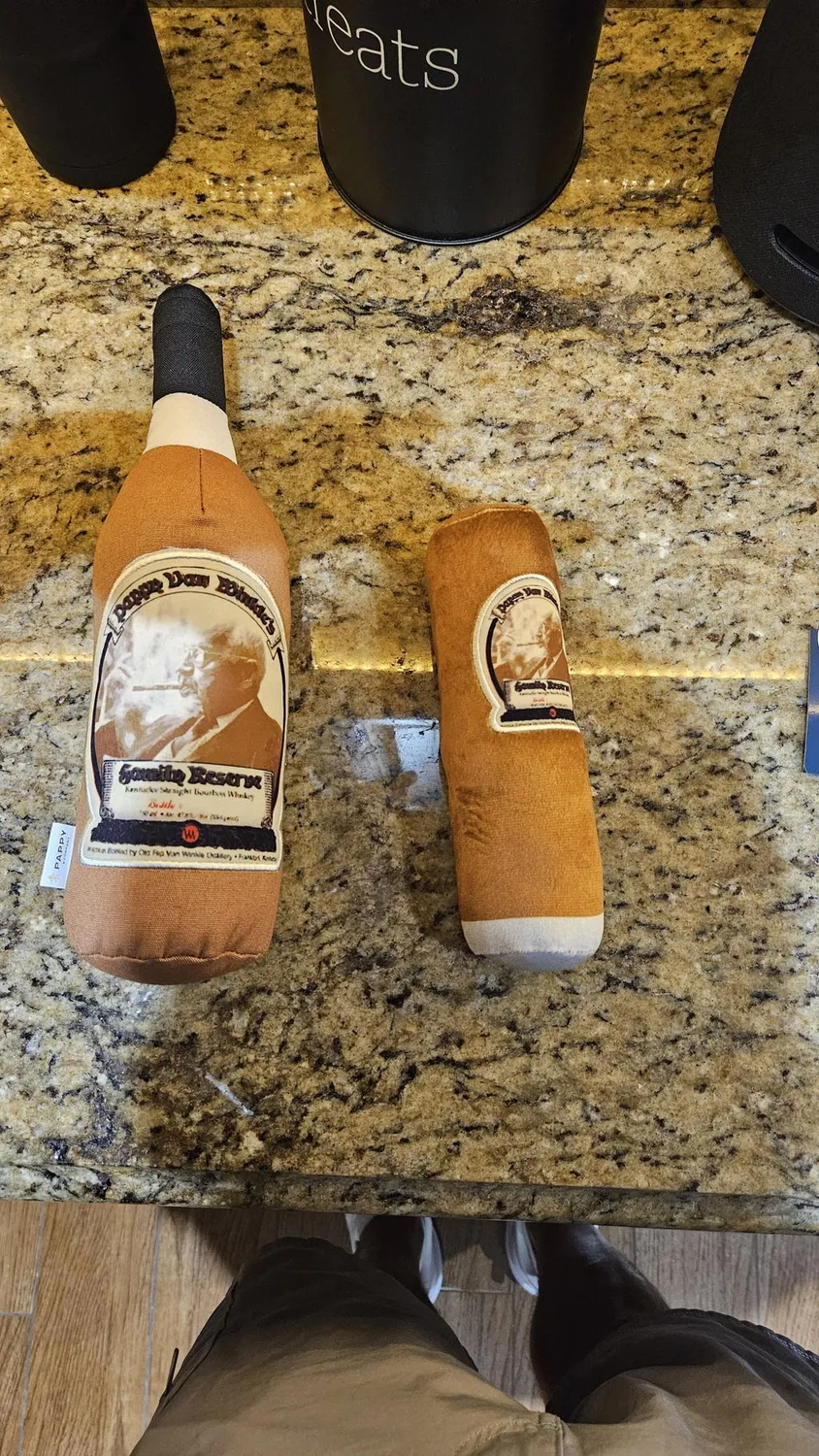 Pappy Van Winkle Pappy Bottle canvas hondenspeeltje met pieper