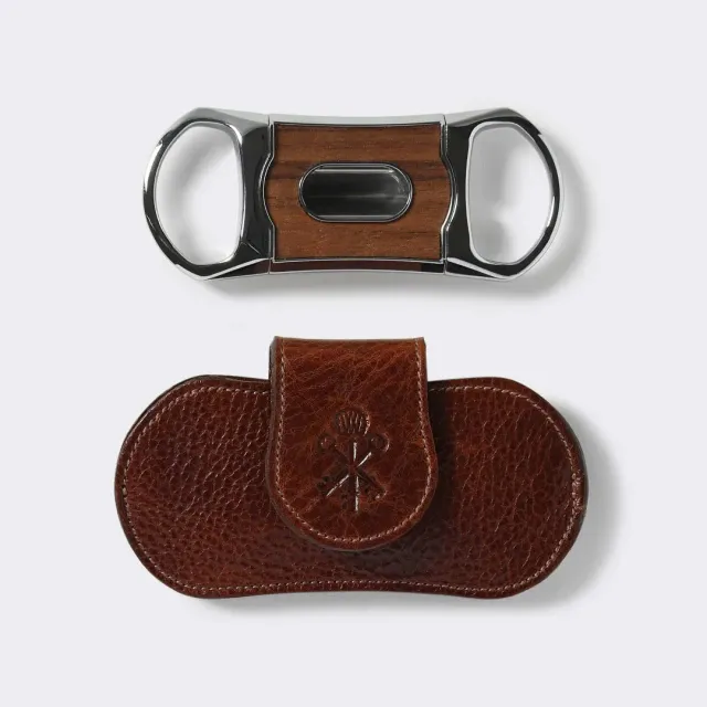 Pappy & Company Custom “V” sigarenknipper van walnoothout